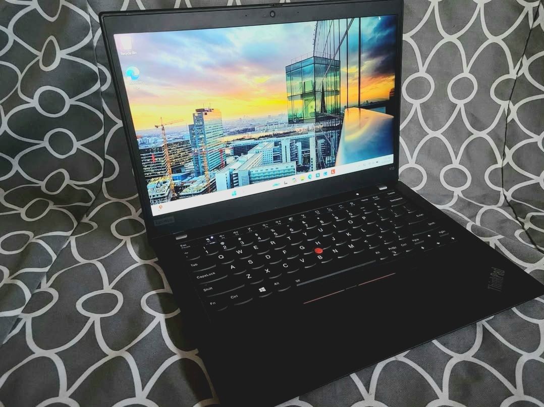 Lenovo ThinkPad X13 Gen 1 - 13.3" Touchscreen (Ryzen 5 PRO, 16GB RAM, 256GB SSD) - Clean & Tested