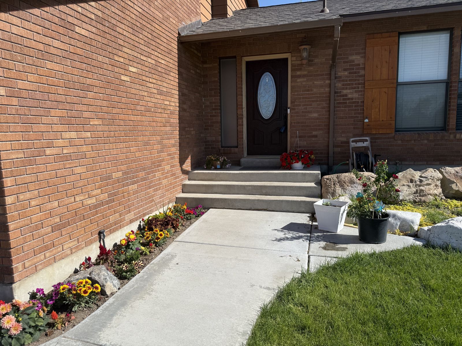 Main image 2