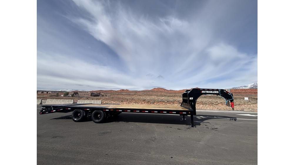 2026 PJ Trailers LD282 8.5x28 Gooseneck Flatbed Tr