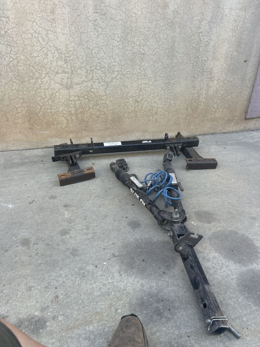 7000 lb blue ox tow bar with attachment for 89 Chevy pickup