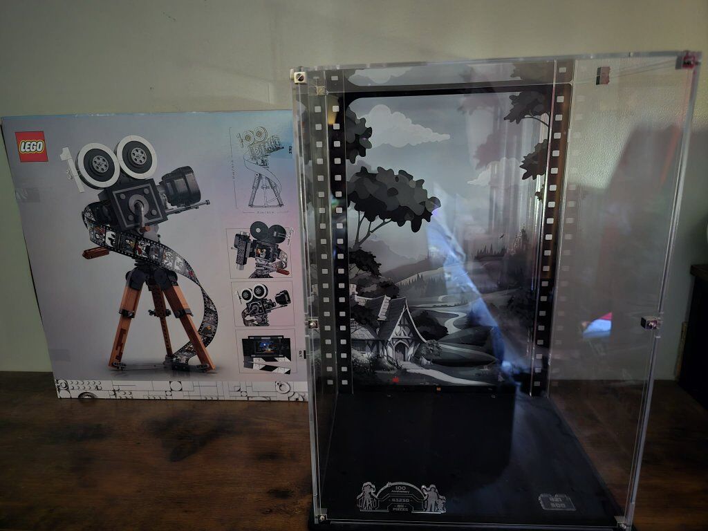 LEGO Disney Walt Disney Tribute Camera 43230