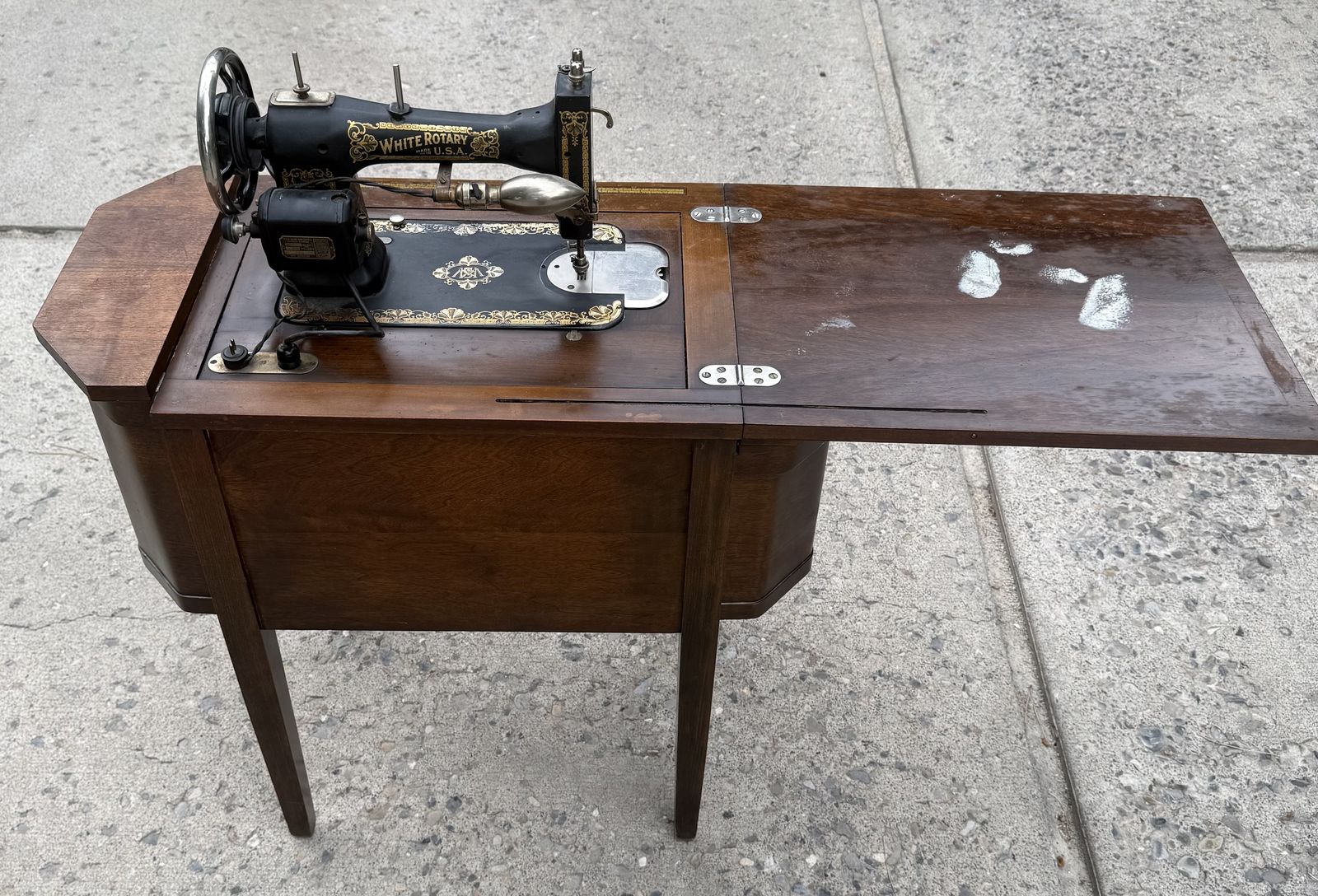 Vintage White Rotary Sewing Machine With Cabinet
