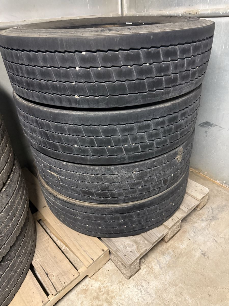 285/75r24.5 fortune fdr106 Semi Truck Tires (Set of 4)