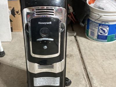 Honeywell Oil Filled Radiator Space Heater Black