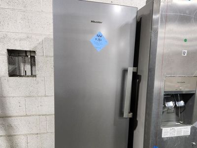 BRAND NEW! HISENSE 10.2 CF CONVERTIBLE UPRIGHT FREEZER!