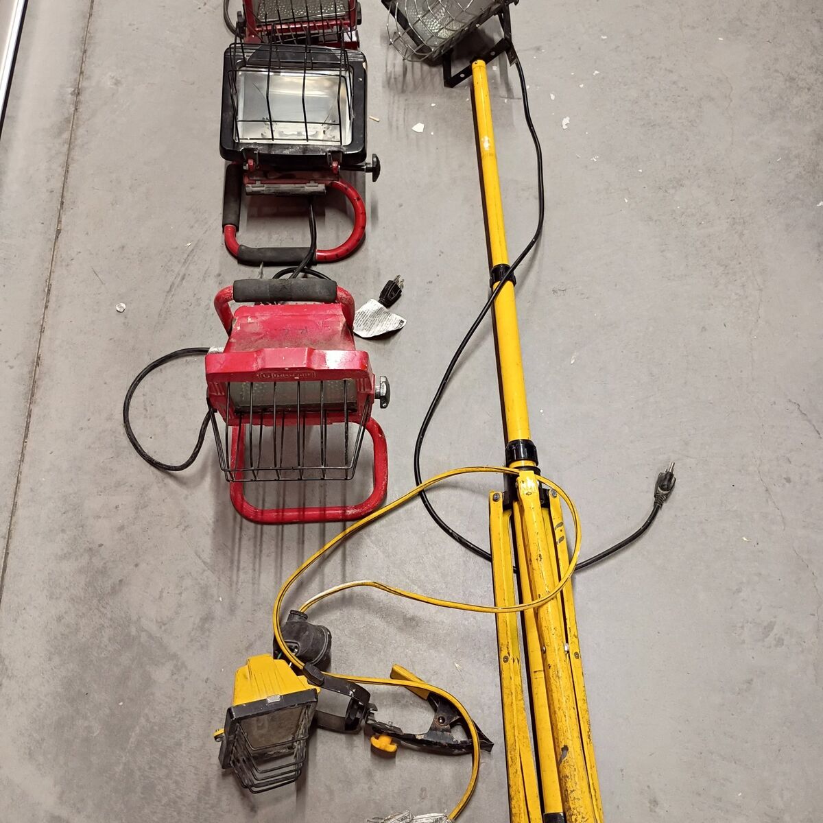 Construction lights (sold as is)