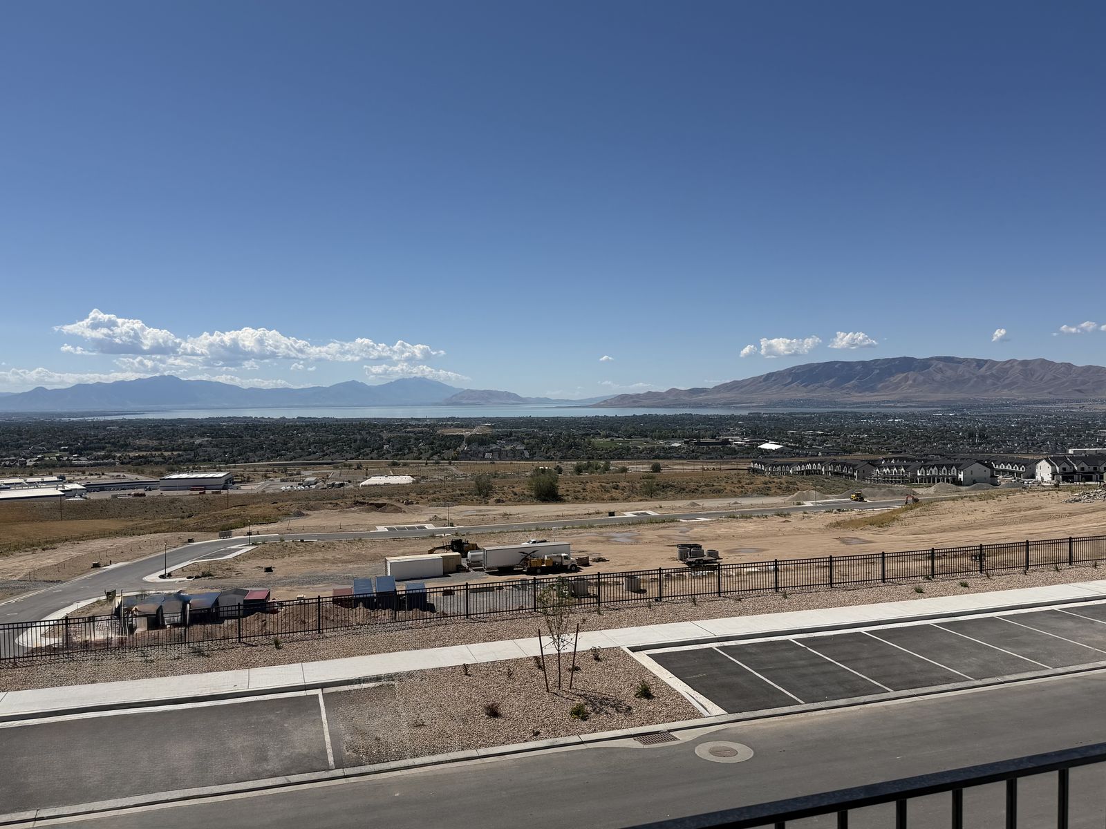 Main image 6