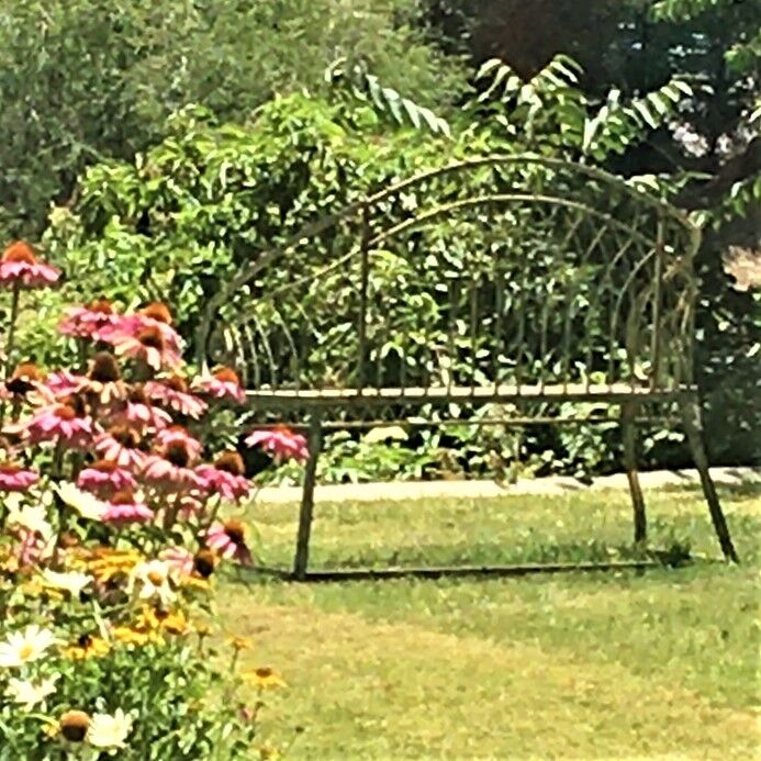 RUSTiC ViNTAGE METAL BENCH