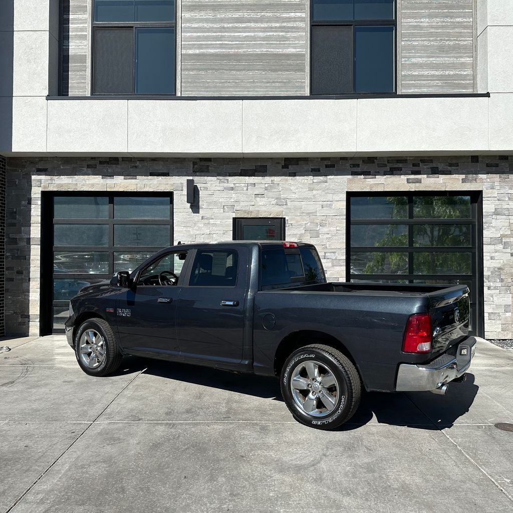 Main image 5