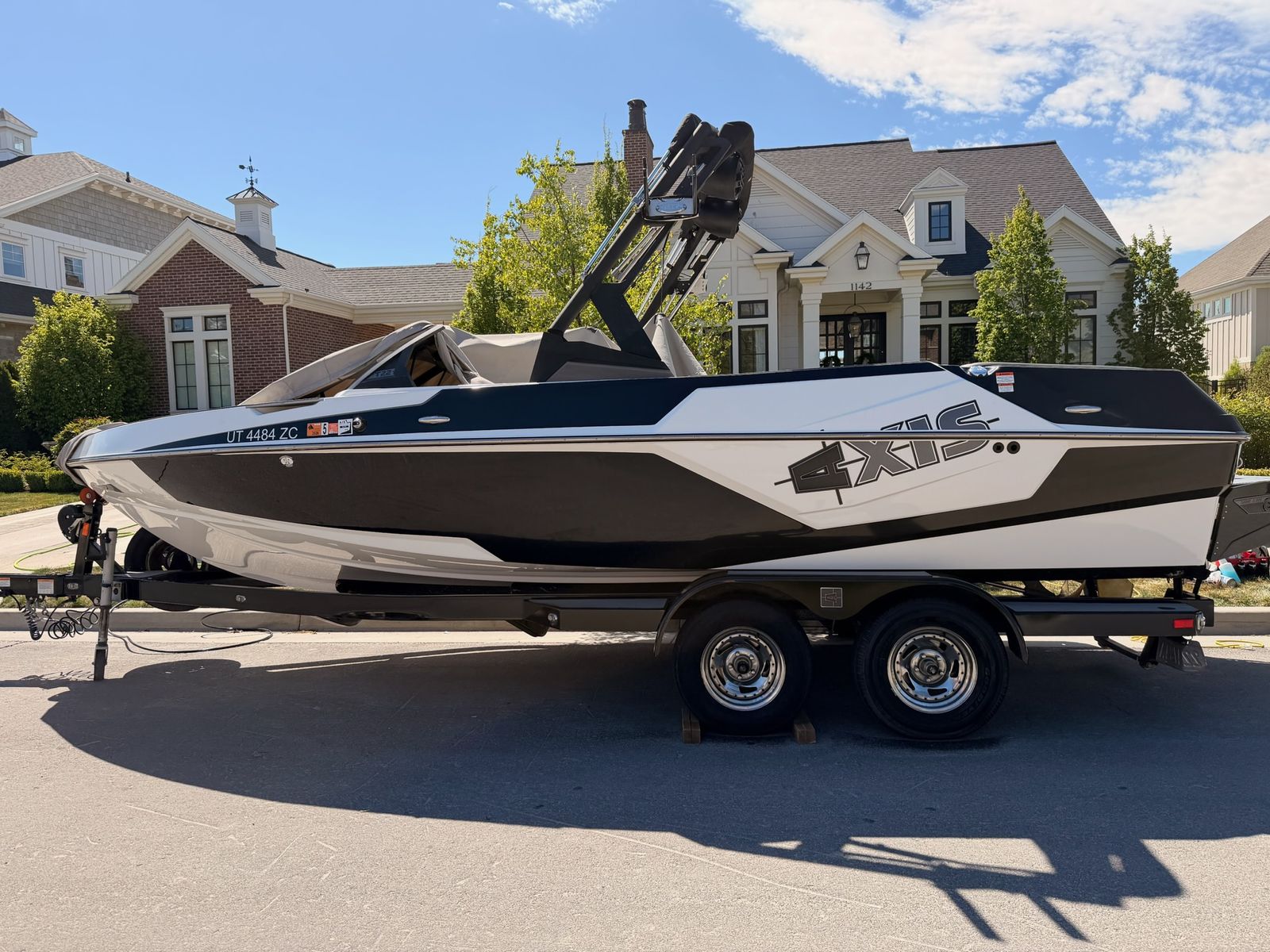 2021 Axis T22