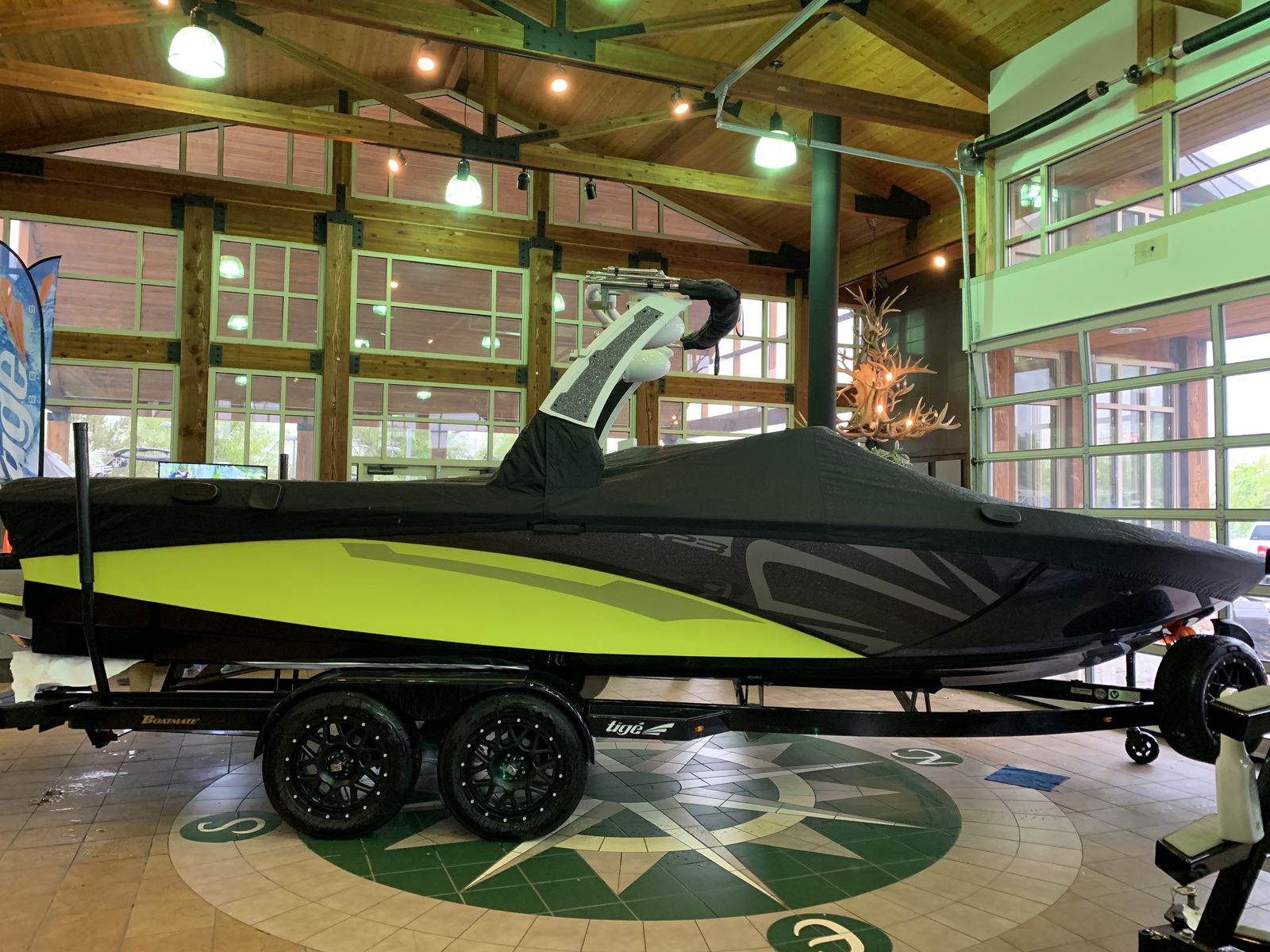 Tige Boat 2019