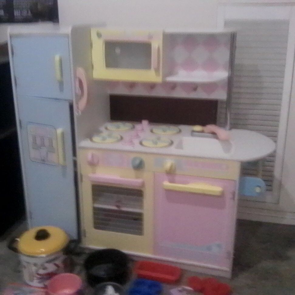 Kid Kraft Big & Bold Wood Kitchen Set