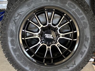 20x10 Wheels & 37x12.50R20 Tires