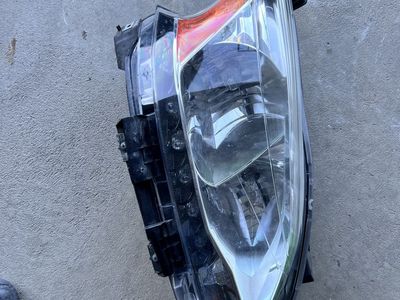 Nissan Sentra 2015 headlight