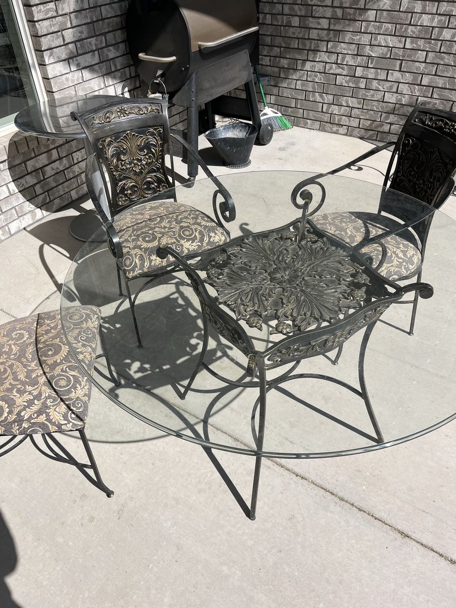 Out door table and chairs