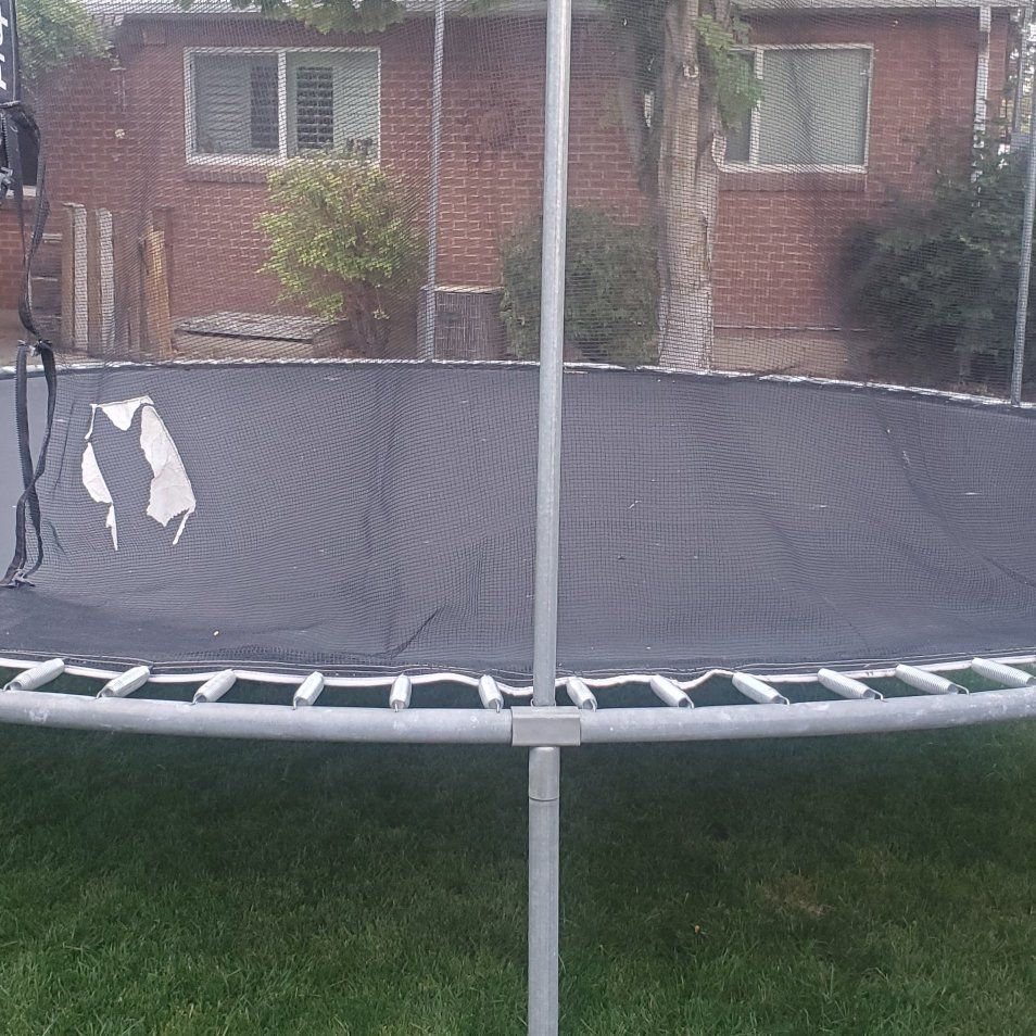 Trampoline 15' round