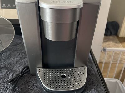 Keurig K-Select Single Serve K-Cup Pod Coffee Maker- Excellent Condition