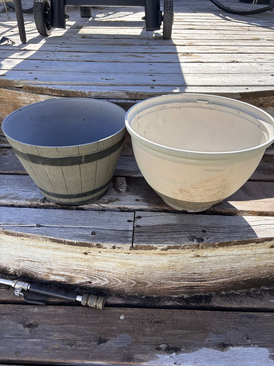 Planter pots $5 each