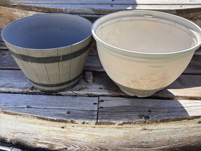 Planter pots $5 each