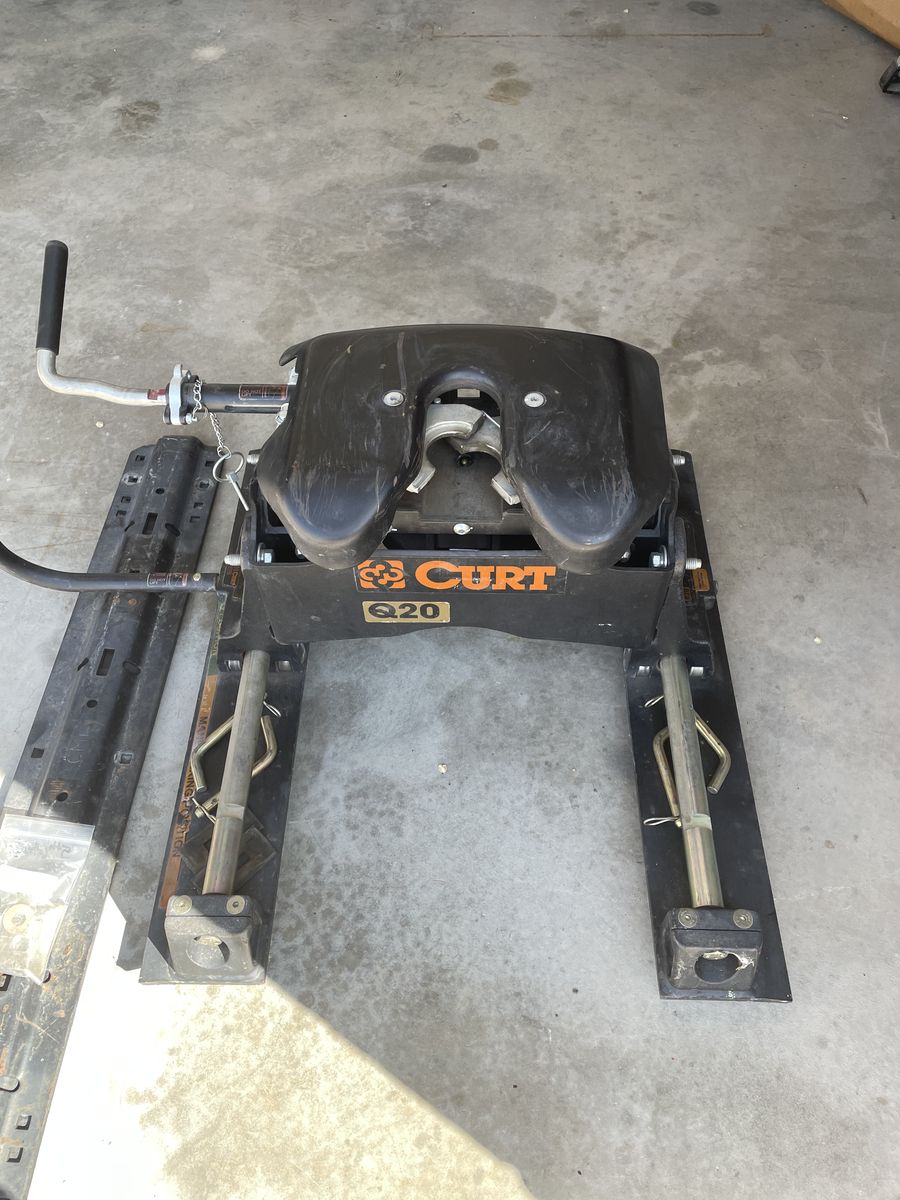 Curt Sliding Fifth Wheel Hitch