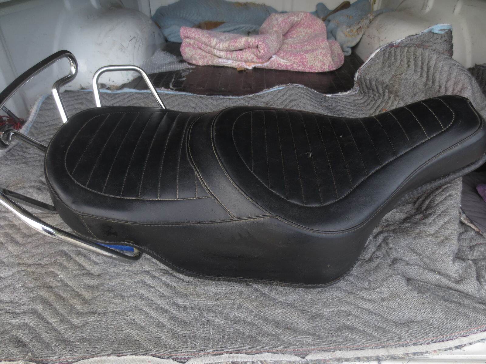 Vtg Harley Davidson Suspension Seat with Grab bars