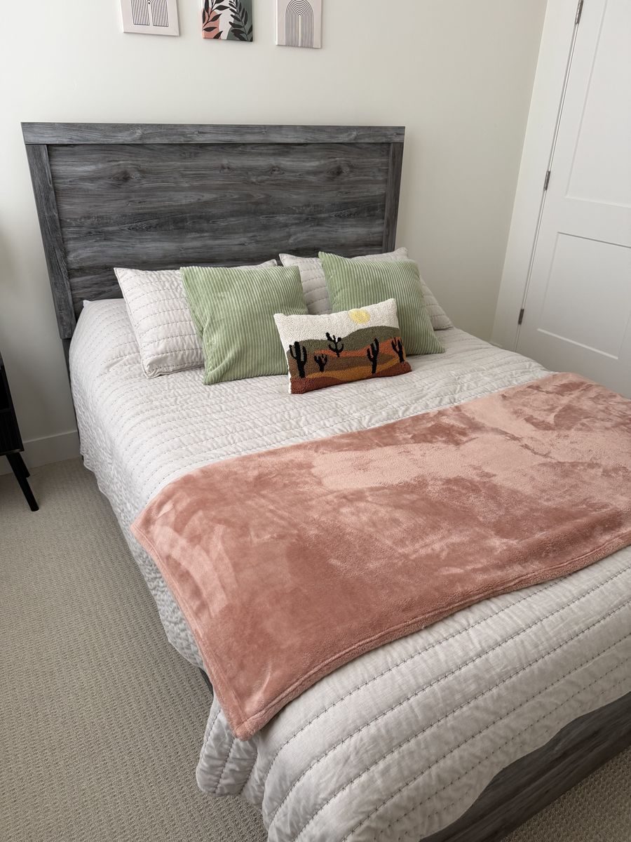 Ashley Furniture Queen Bed w/ a Mattress