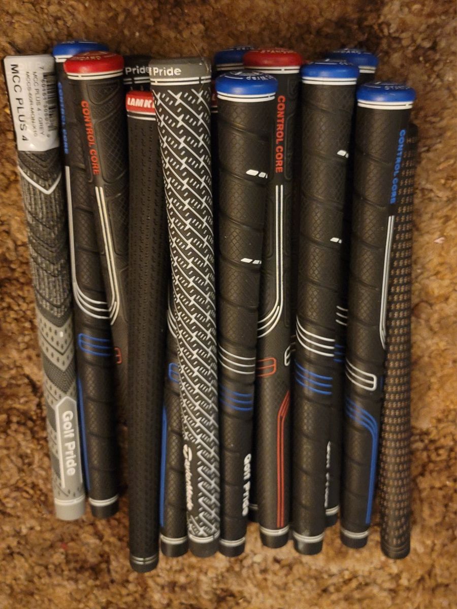 17 Various Standard Golf Grips