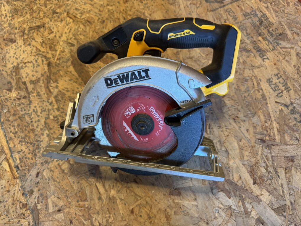 Dewalt 6 1/2 Inch Circular Saw