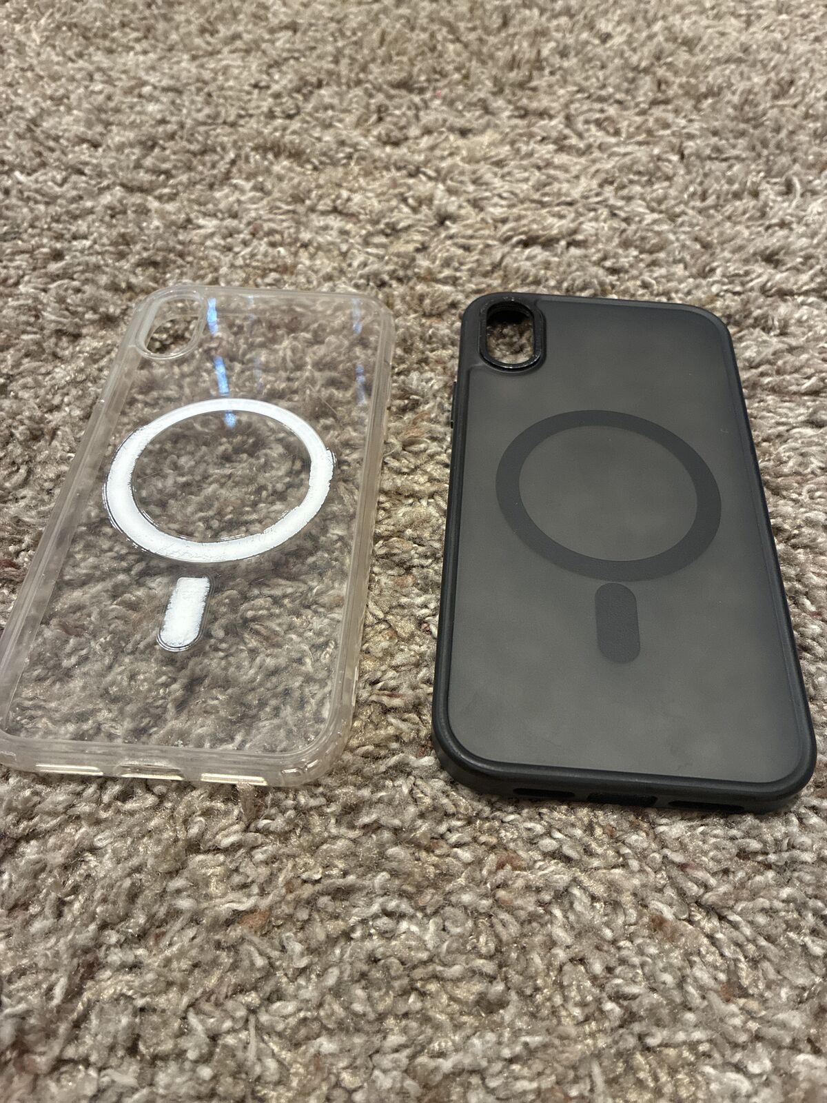 2 IPhone XR cases