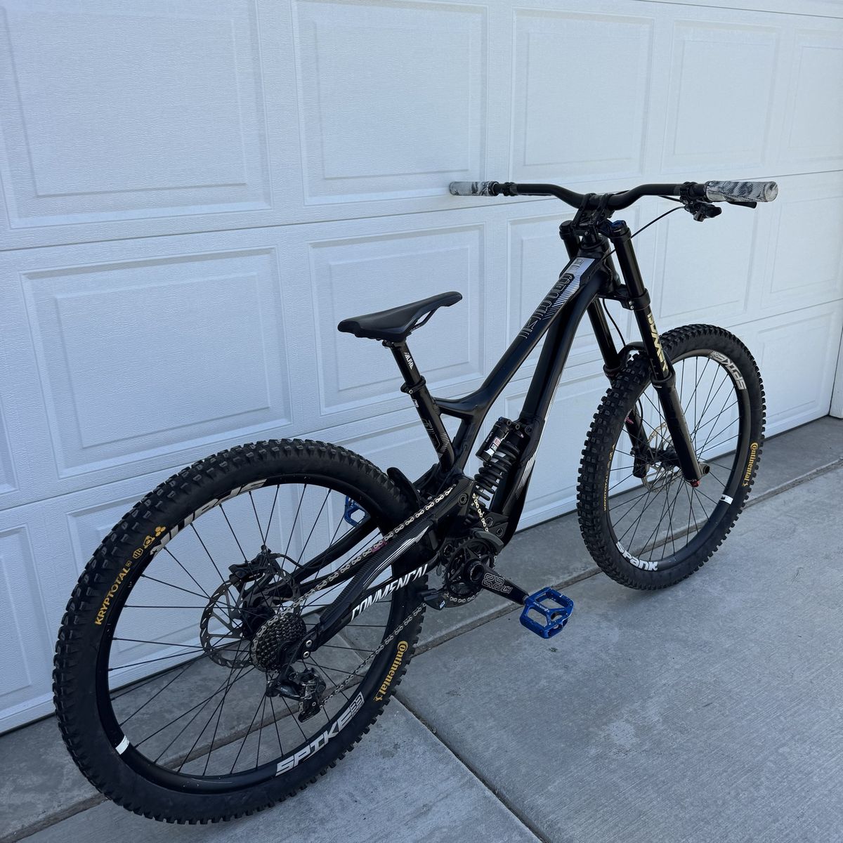 Commencal V4 Supreme Downhill Bike