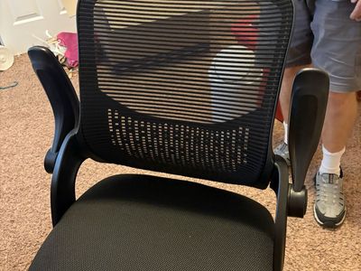Black Mesh Office Chair with Adjustable Lumbar Support and Armrests - Ergonomic Swivel Desk Chair