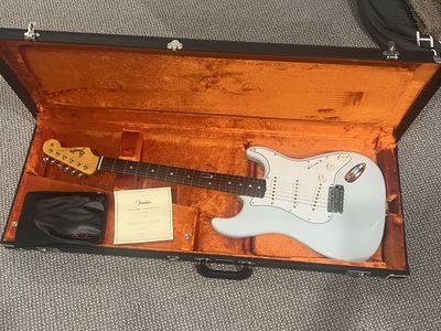 Fender American Vintage II 1965 Stratocaster Sonic Blue (2025)