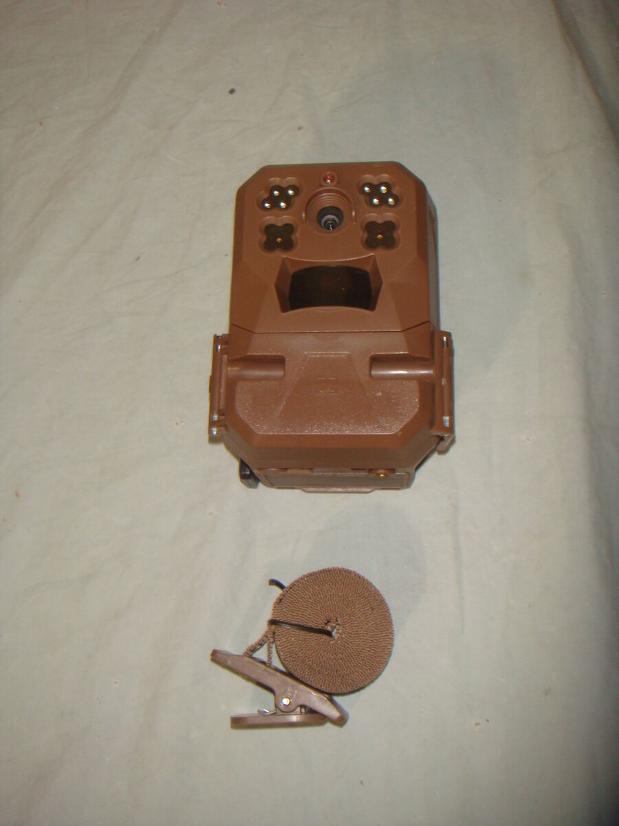 MOULTRIE EDGE CELLULAR TRAIL CAMERA WITH STRAP -NOB