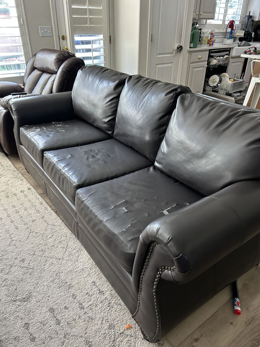 Couches Free