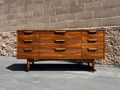 Mid Century Modern 9 Drawer Dresser Vintage