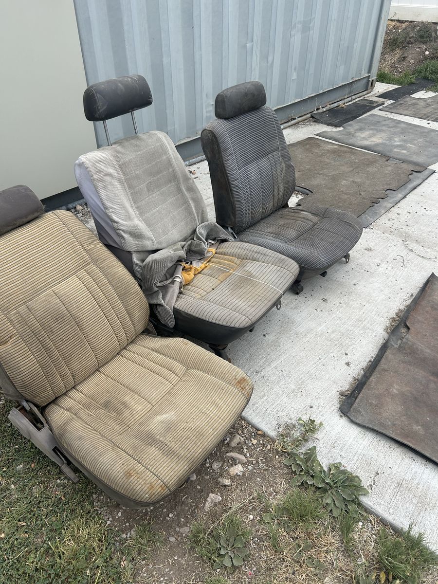 Fj60 Toyota front passenger seat 