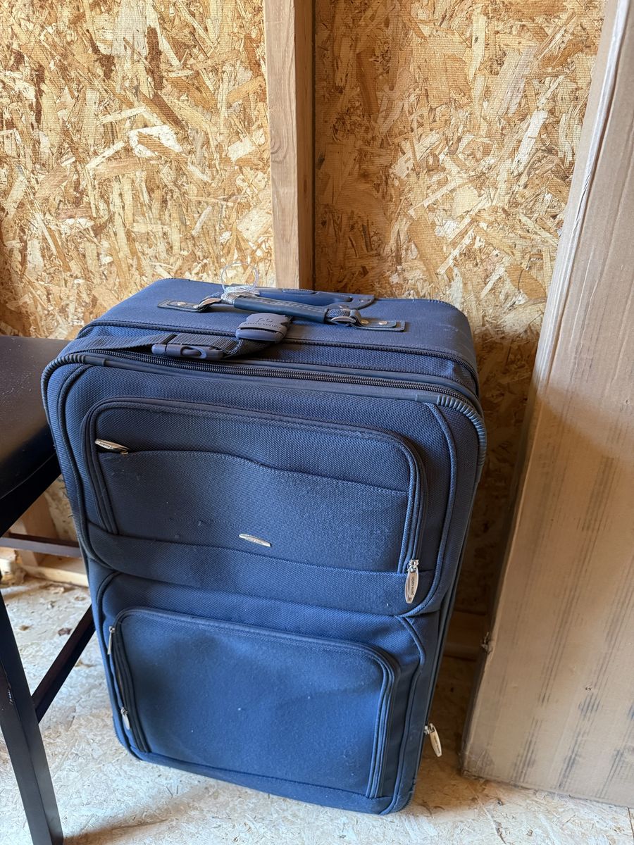Free luggage set