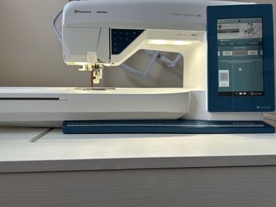 Husqvarna Viking Sapphire 85 Embroidery and Sewing Machine