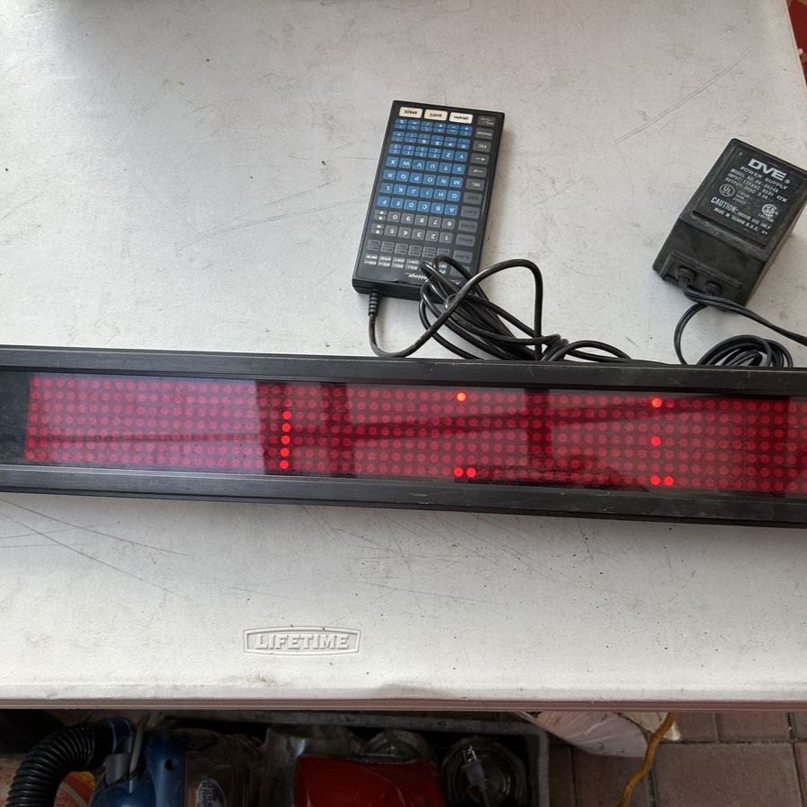 DYNASTY CLASSICS MOVING MESSAGE ELECTRONIC DISPLAY 28 x 4" GOOD CONDITION