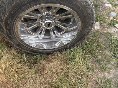 Mickey Thompson Baja Boss A/T 33x12.50R20LT Tire on Chrome HR Offroad Wheel