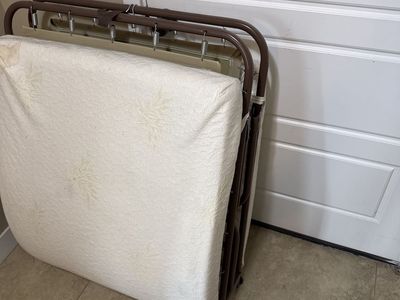 Compact Folding Bed with Mattress - Portable Guest Bed/cot with case