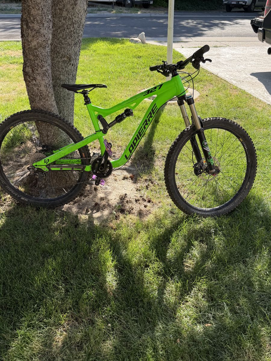 Lapierre Spicy 327 Mountain Bike - Full Suspension, Fox Shocks, 27.5" Wheels