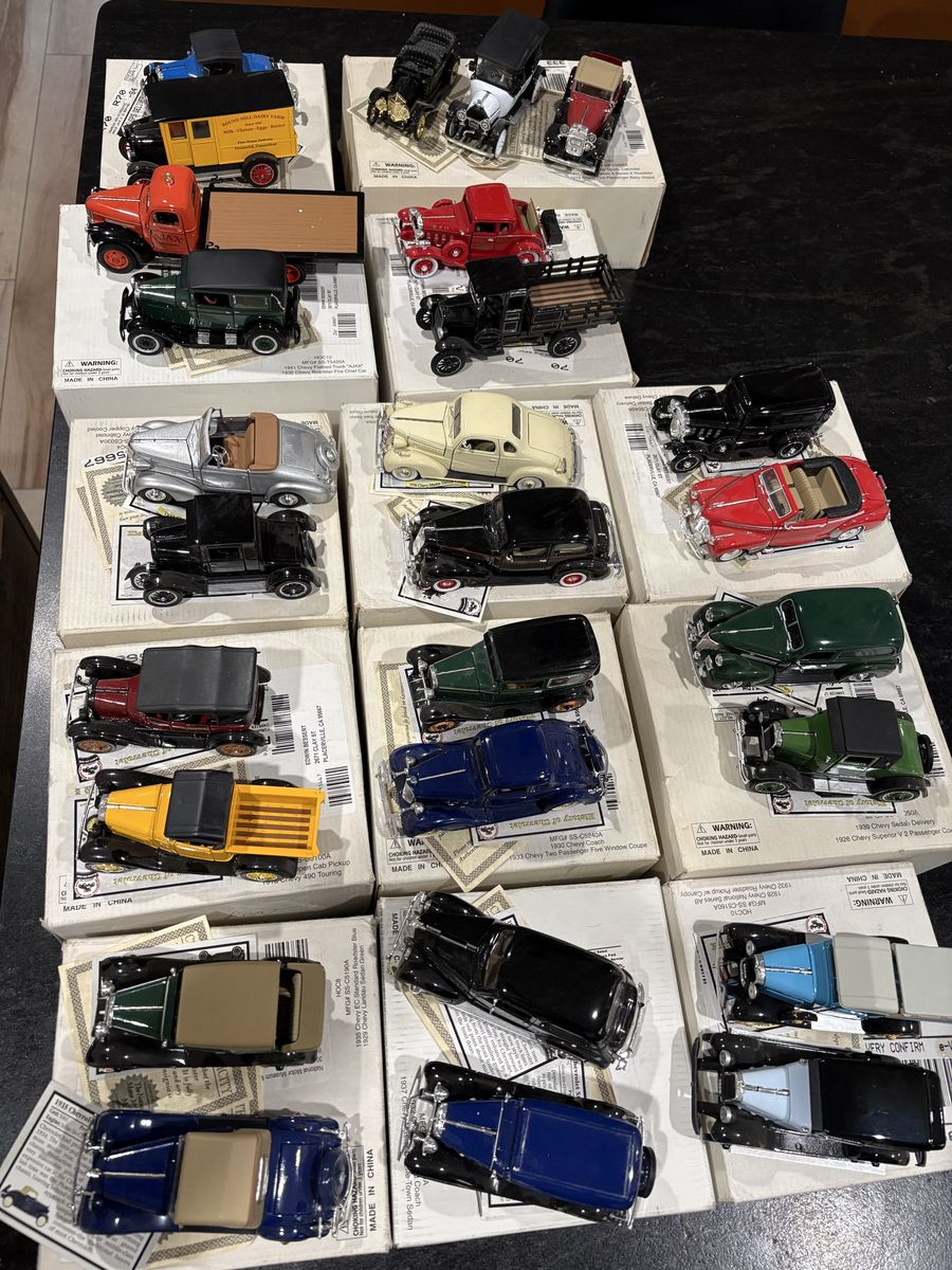 Complete National Motor Museum Mint History of Chevrolet 1:32-scale Die-Cast Collection – HOC1 through HOC13