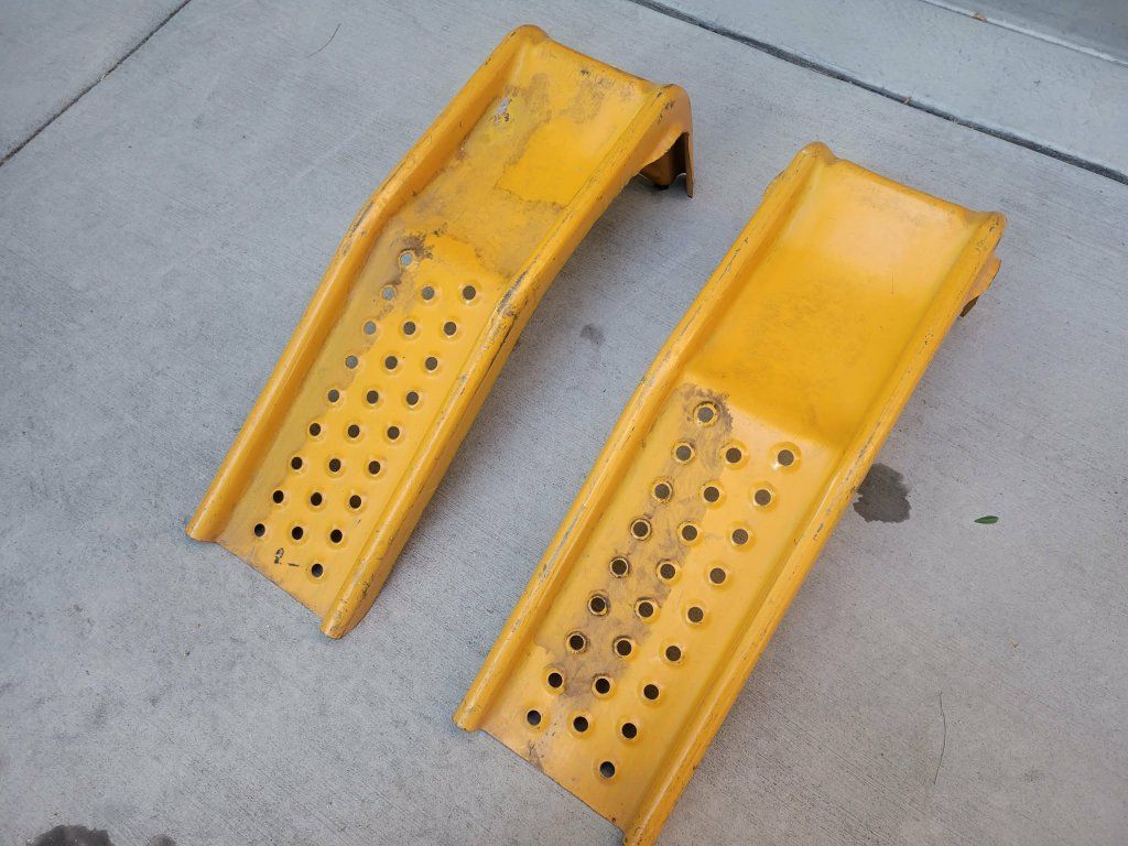 Solid Steel Heavy Duty Car Ramps - 6500 Lbs 3 Ton. Good Conditions!