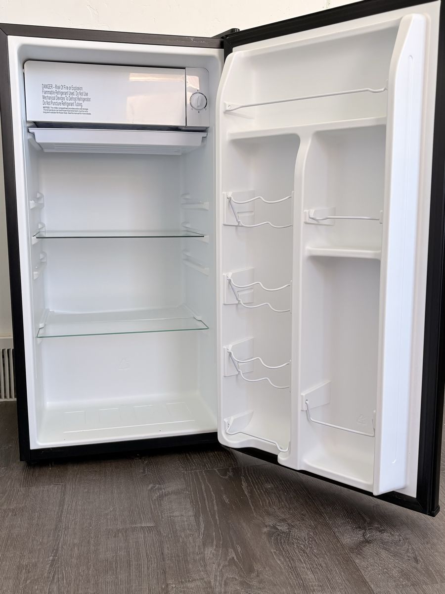 Galanz mini fridge