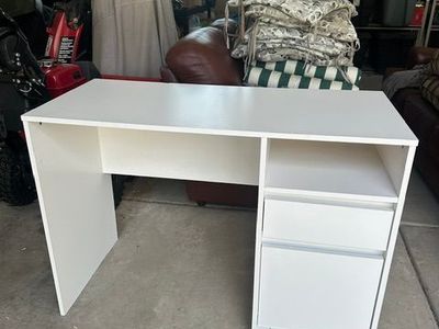 White Small Desk with Storage Drawer and Shelf - Compact and Functional
