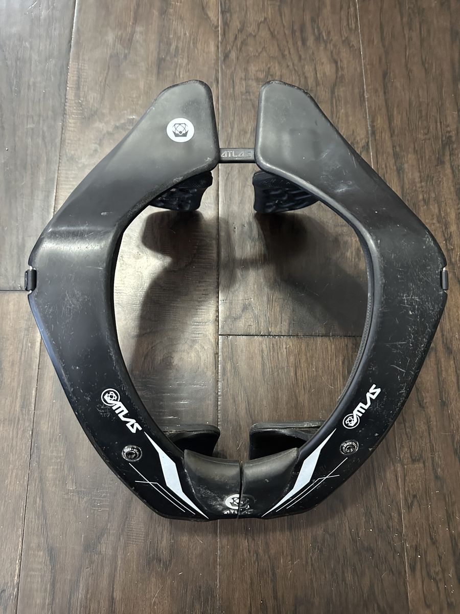 Atlas Air Neck Brace Size Medium