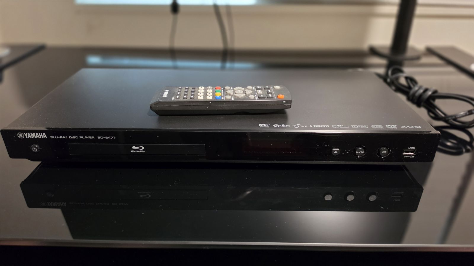 Yamaha BD-S477 Blu-Ray Disc Player with Wi-Fi, HDMI & Remote Control