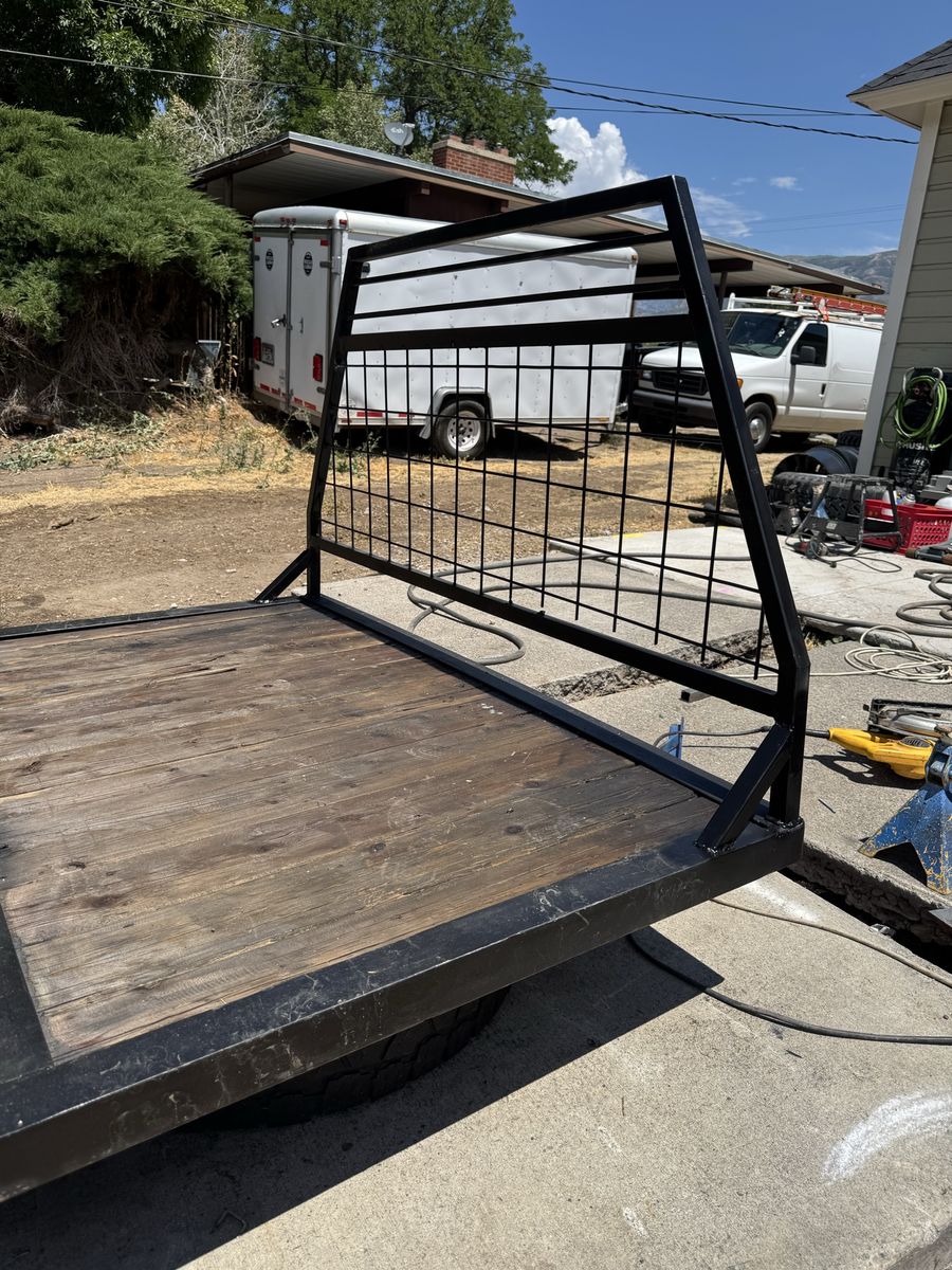 Flatbed deck.