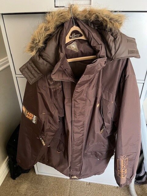 Anapurna Labs size XL hooded reversible sub zero coat